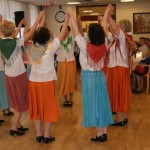 Seniorentanzgruppe Herbst Rosen - Auftritt beim Frühlingsfest im Seniorenheim